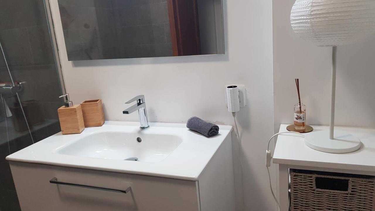 Sonne & Meerblick Aus 40 Grad Heissem Whirlpool Geniessen - Zentral Am Hafen Und Dennoch Ruhig Cala Ratjada  Exterior photo